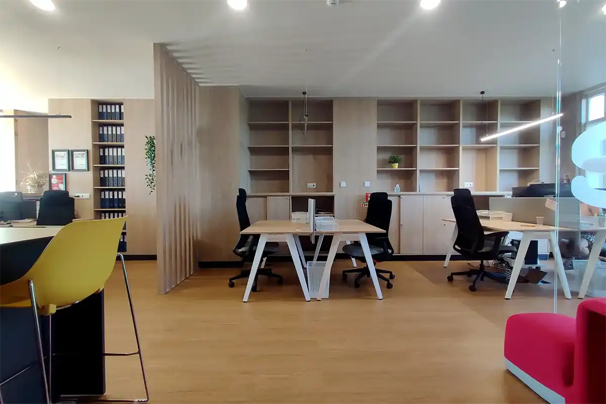 Centro de Competências Empresariais – espaço de trabalho moderno em Lavra